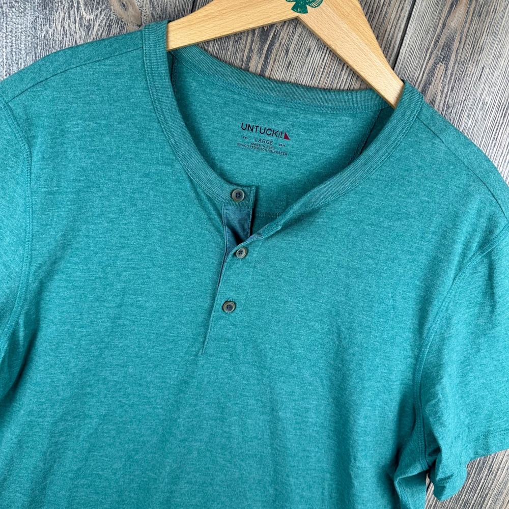 UNTUCKit Jericho Short Sleeve Henley T-Shirt Green Men Size Large
